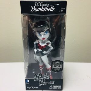 Wonder Woman DC Bombshells Exclusive Noir edition
